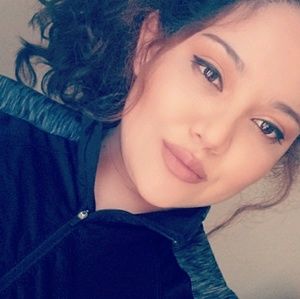 Meet your Posher, Gabriela